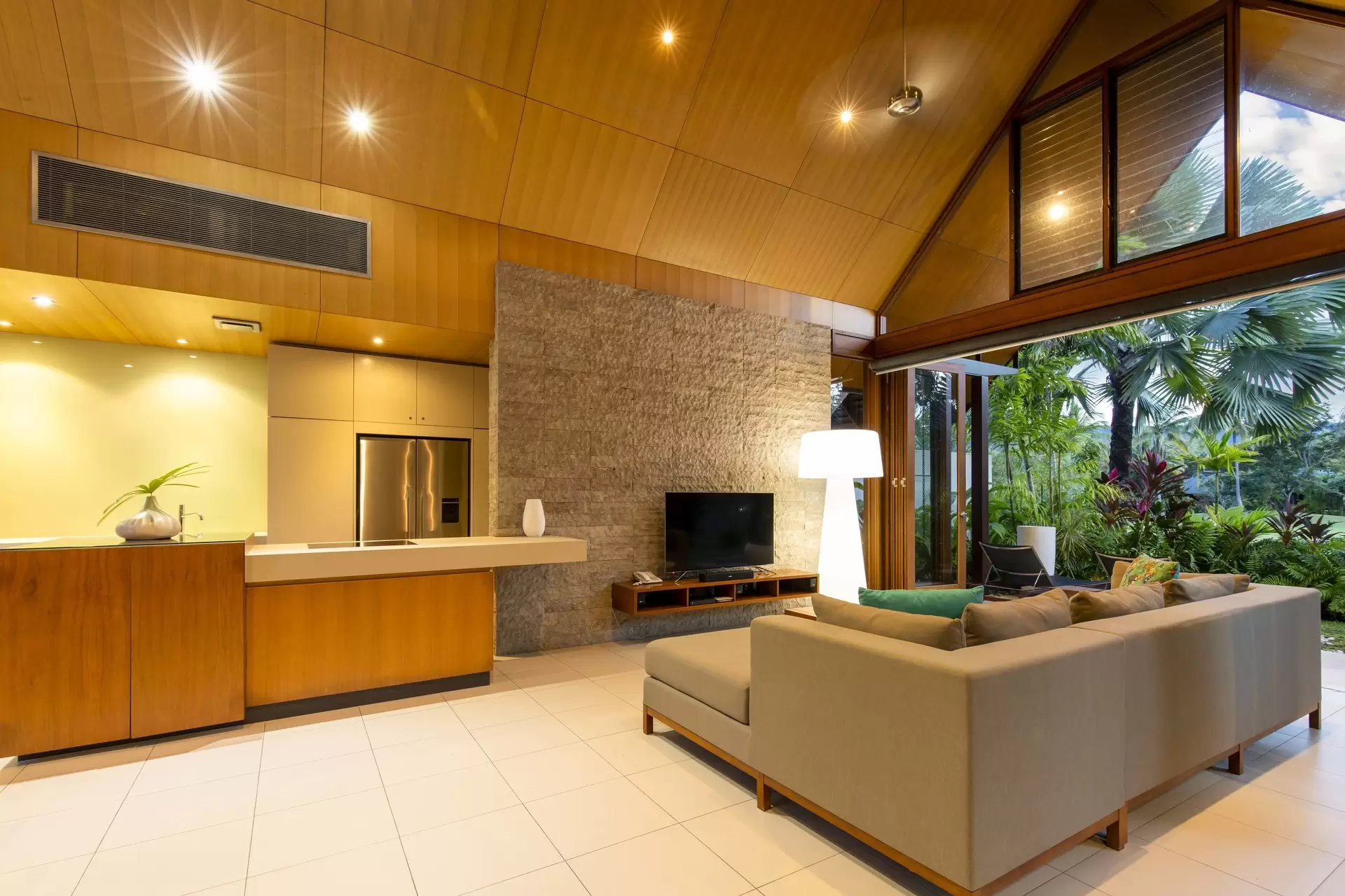 10 Bale Drive, Port Douglas Sold by  - image 1