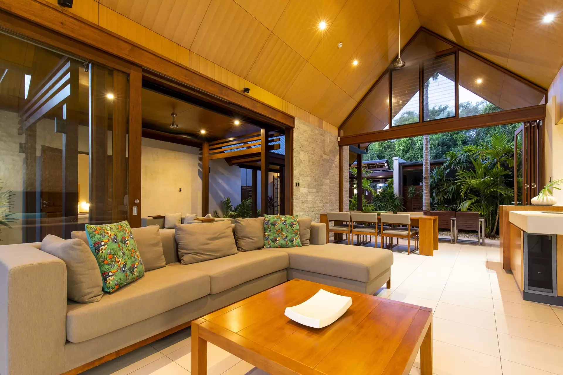 10 Bale Drive, Port Douglas Sold by  - image 1