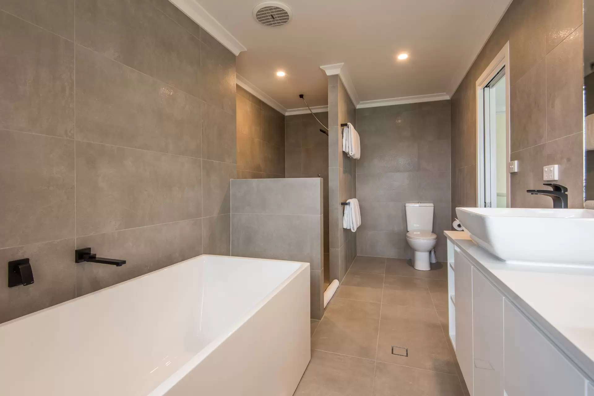 7/1 Coral Sea Avenue, Hamilton Island Sold by Queensland Sotheby's International Realty - image 1
