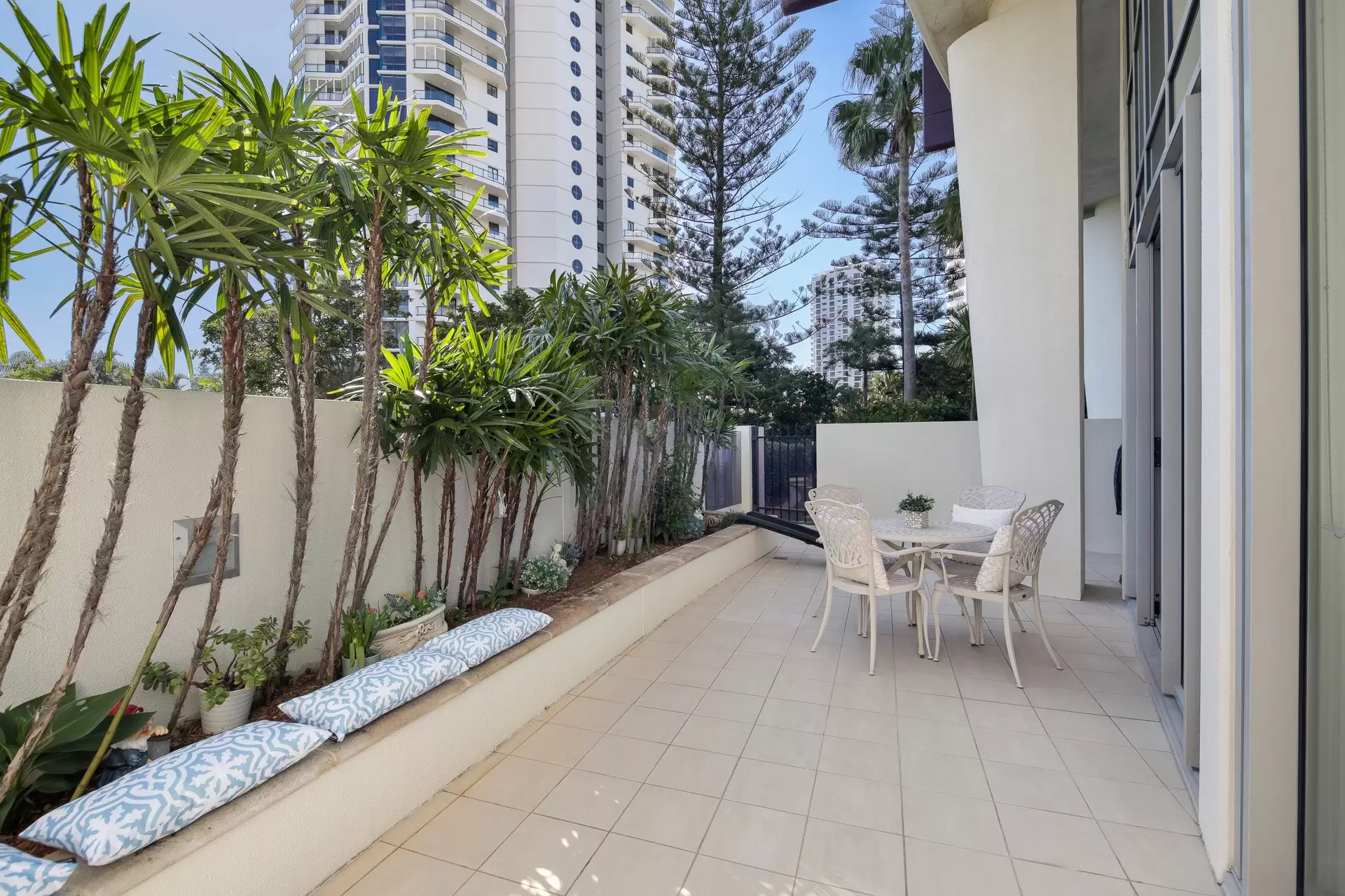 2002/1 Lennie Avenue, Main Beach Sold by Queensland Sotheby's International Realty - image 1