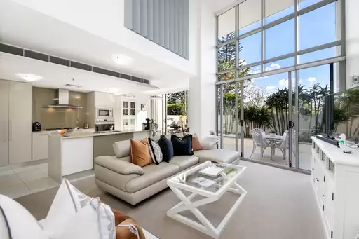 2002/1 Lennie Avenue, Main Beach Sold by 