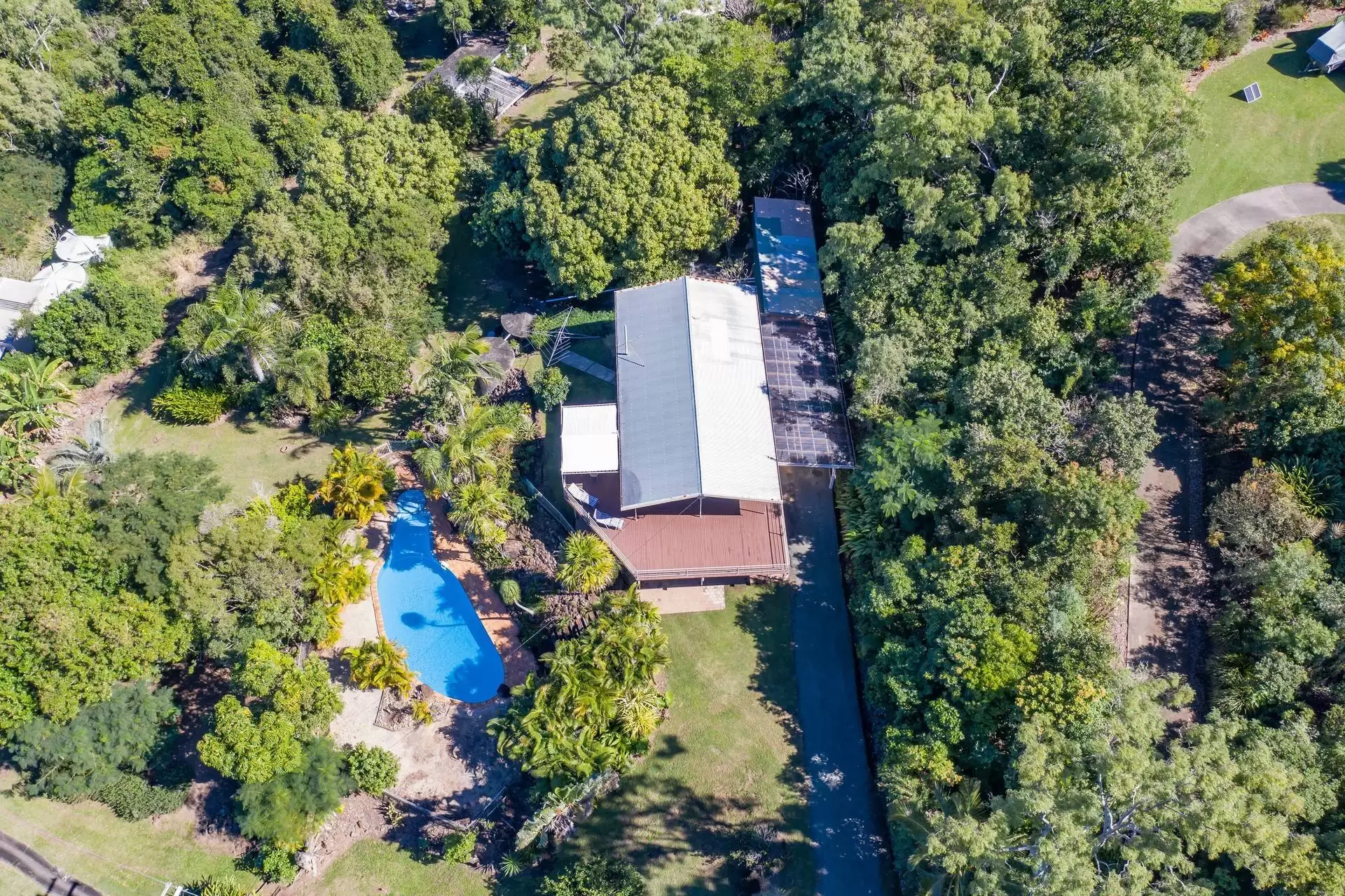 61 Black Road, Riordanvale Sold by Queensland Sotheby's International Realty - image 1