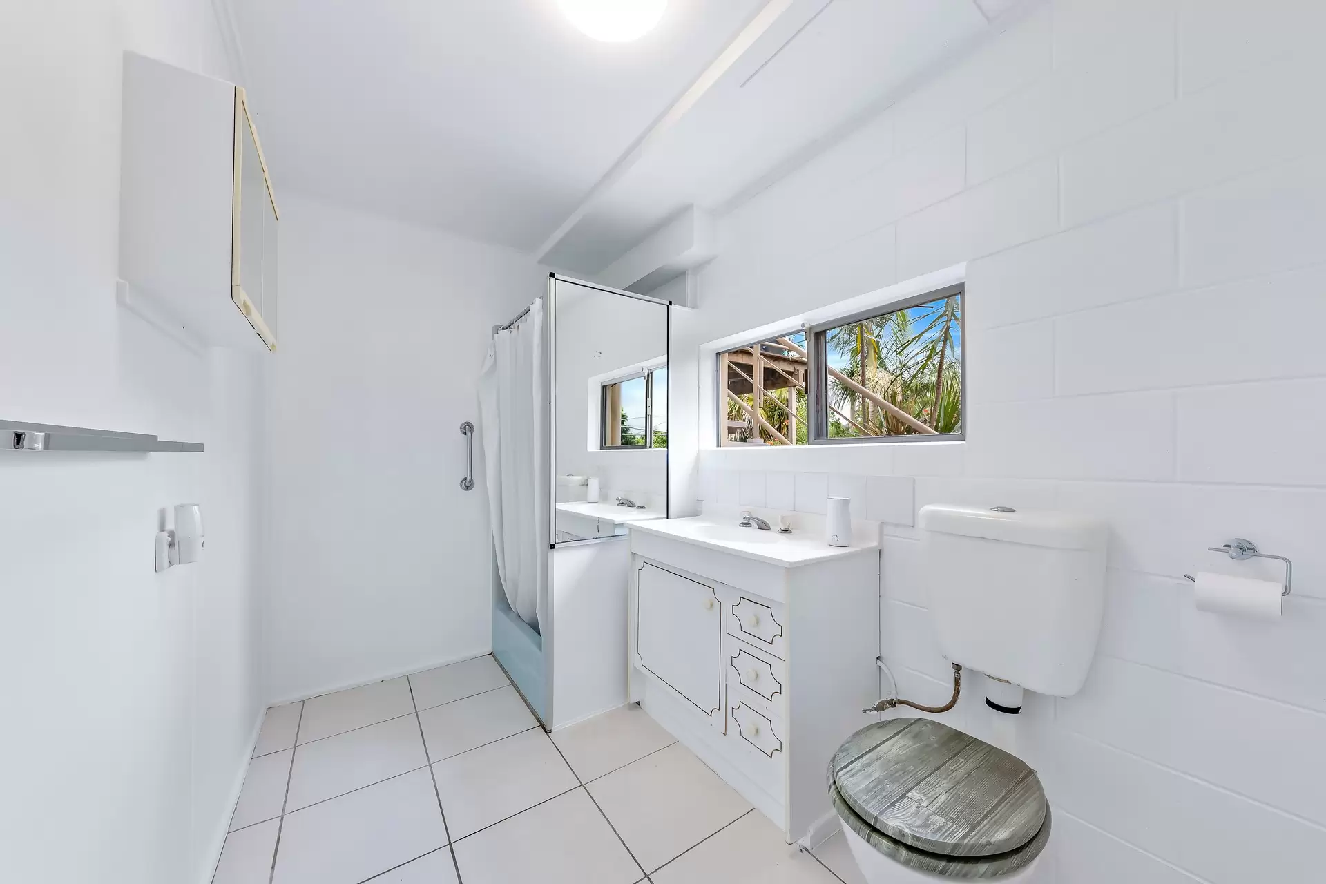 61 Black Road, Riordanvale Sold by Queensland Sotheby's International Realty - image 1