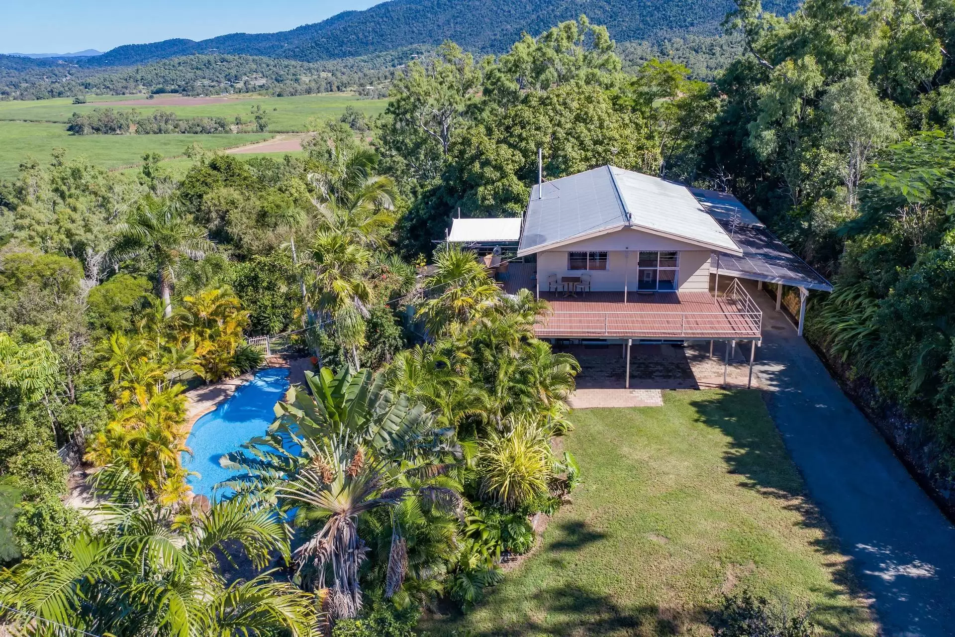 61 Black Road, Riordanvale Sold by Queensland Sotheby's International Realty - image 1