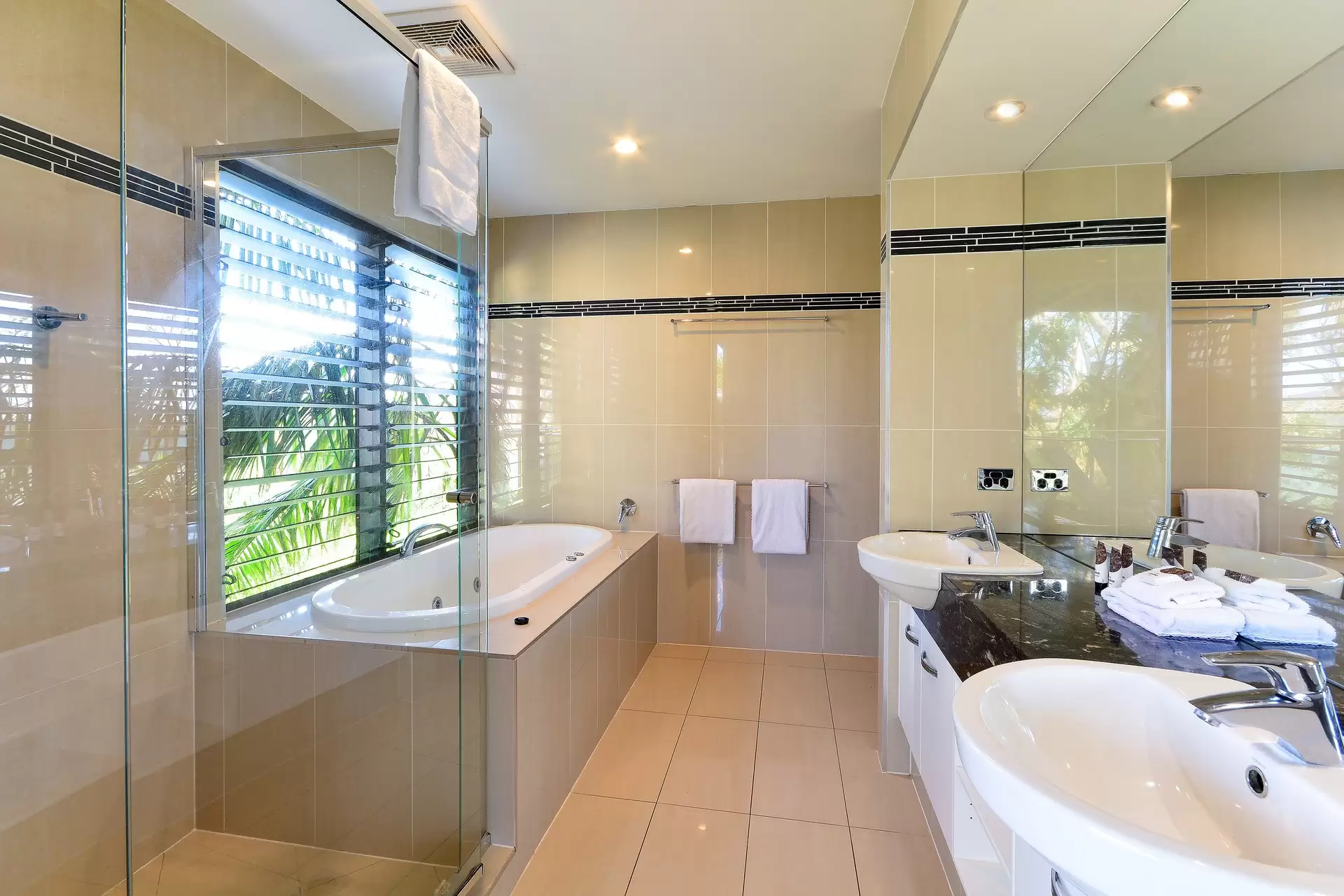 1/1 Banksia Court, Hamilton Island Sold by Queensland Sotheby's International Realty - image 1