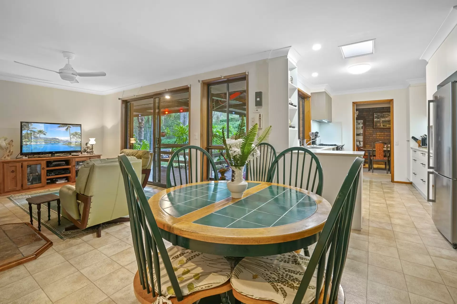 10 Coorabin Court, Tallebudgera Sold by  - image 1