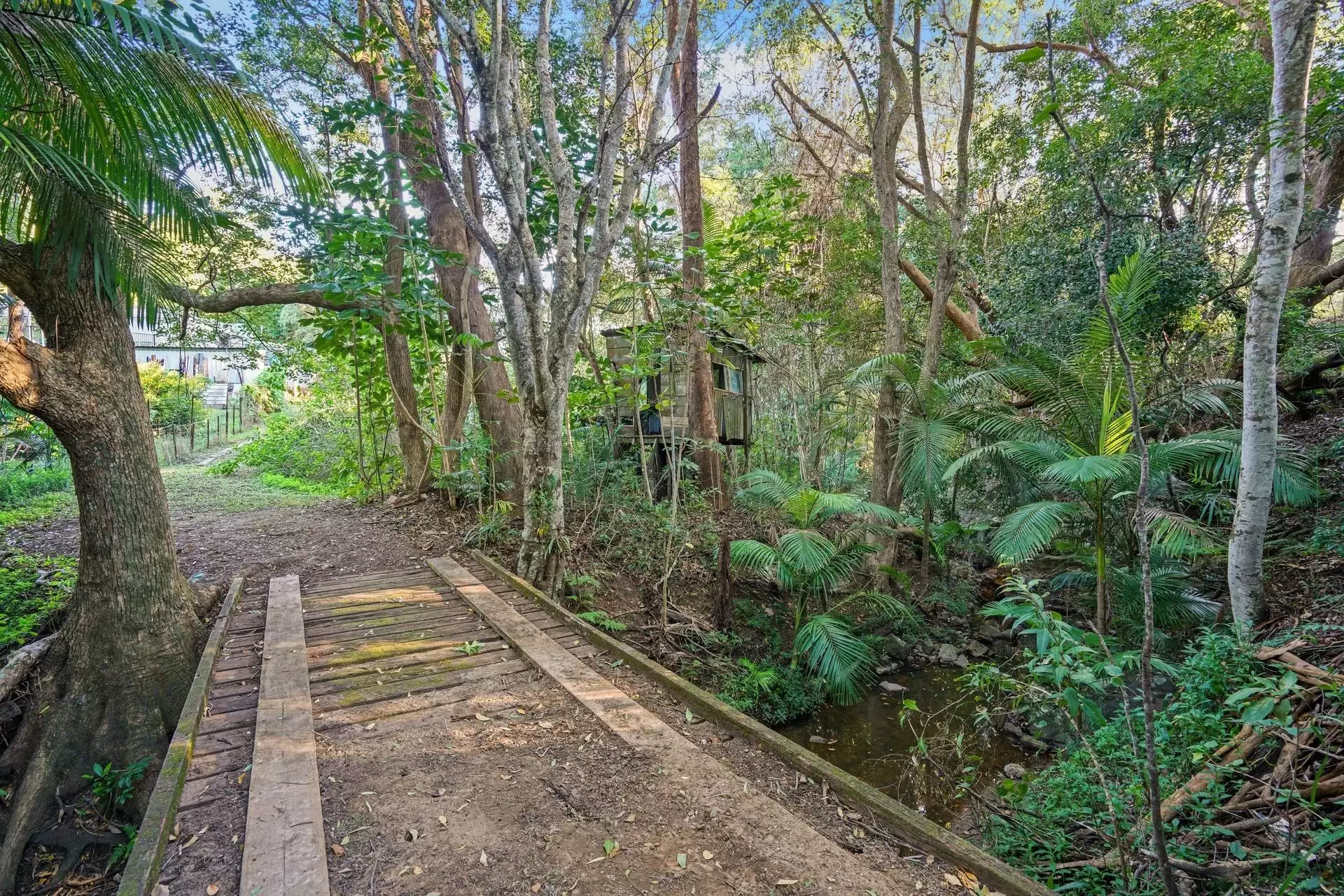 10 Coorabin Court, Tallebudgera Sold by  - image 1