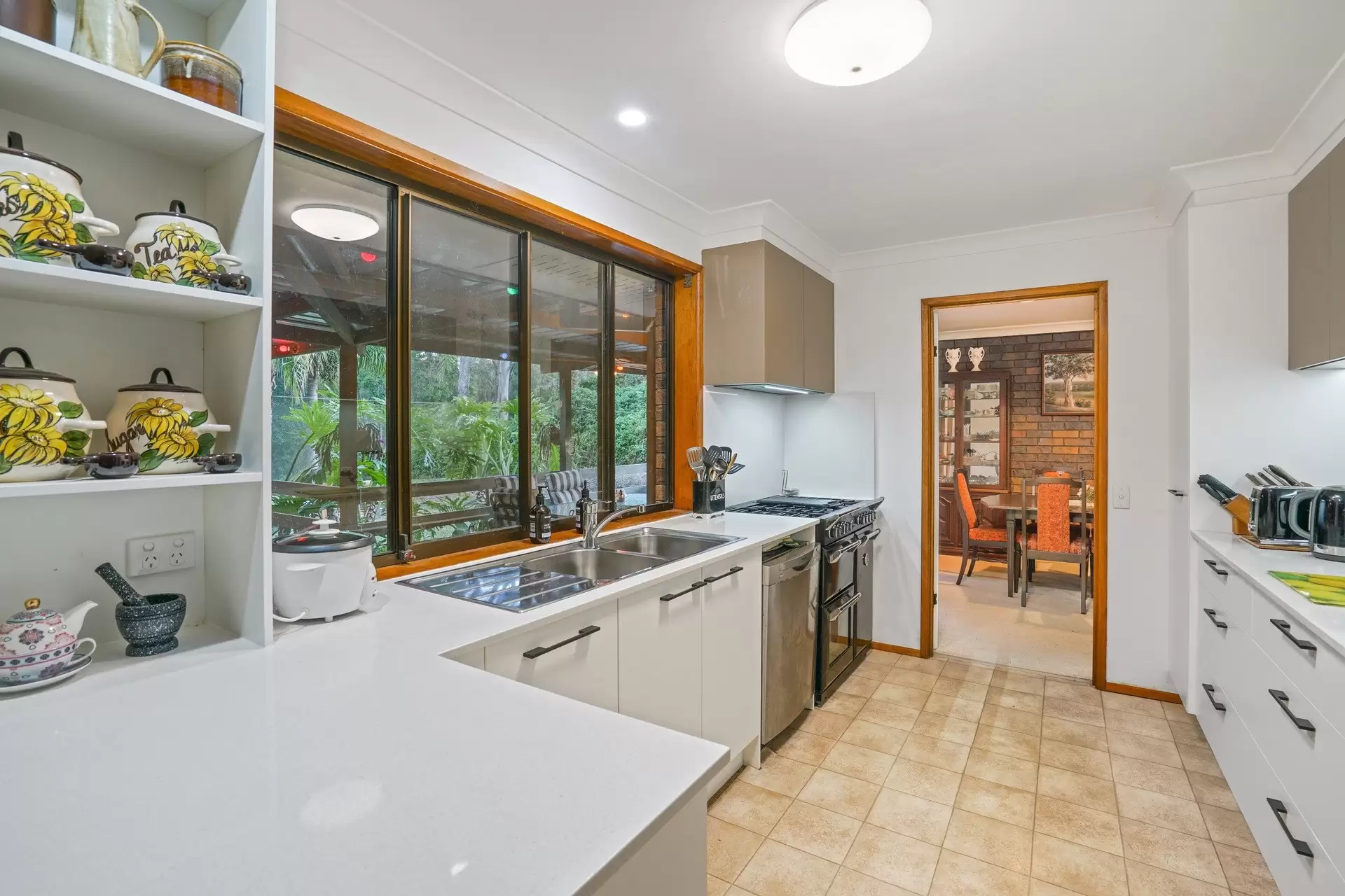 10 Coorabin Court, Tallebudgera Sold by Queensland Sotheby's International Realty - image 1