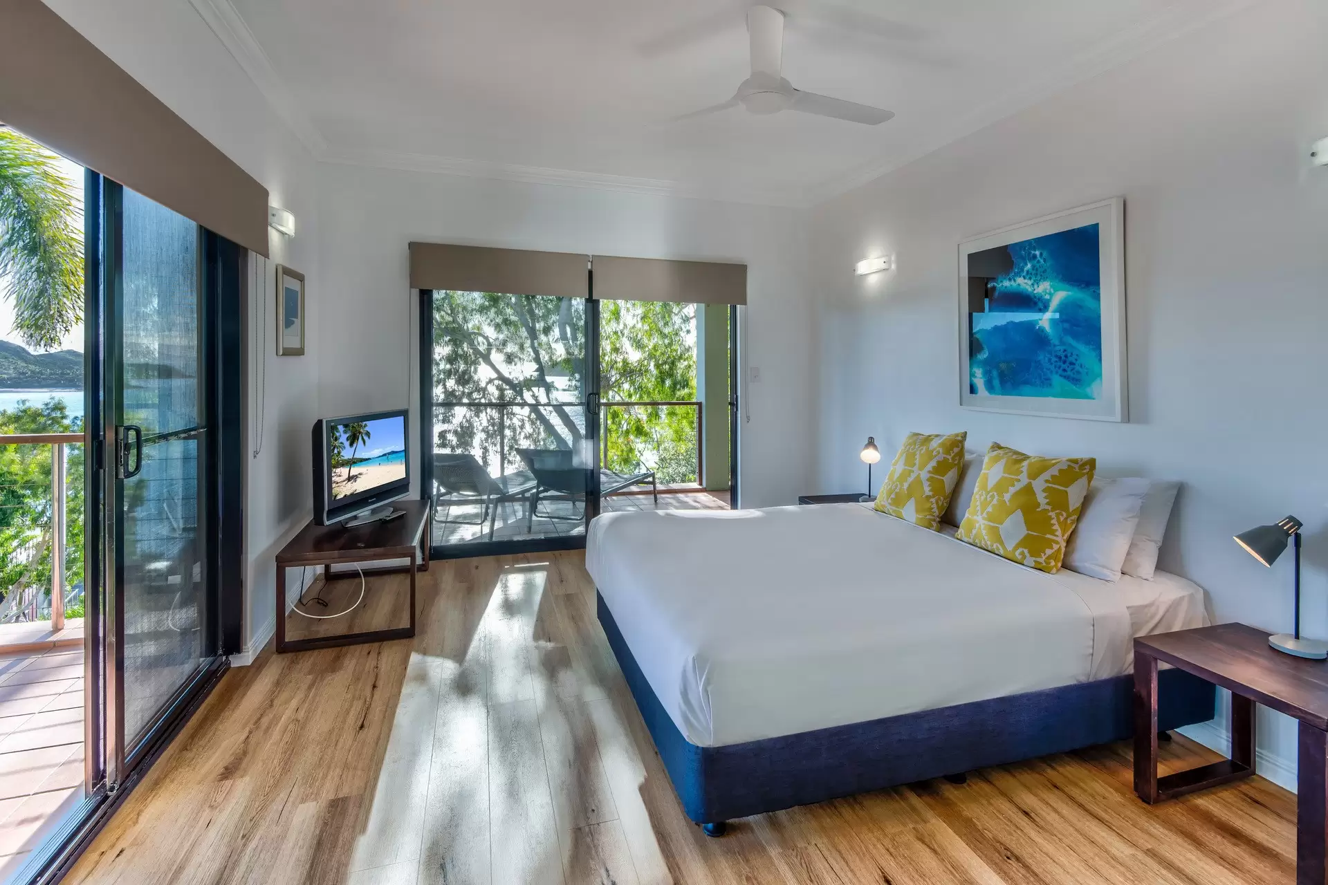 6/4 Acacia Drive, Hamilton Island Sold by Queensland Sotheby's International Realty - image 1