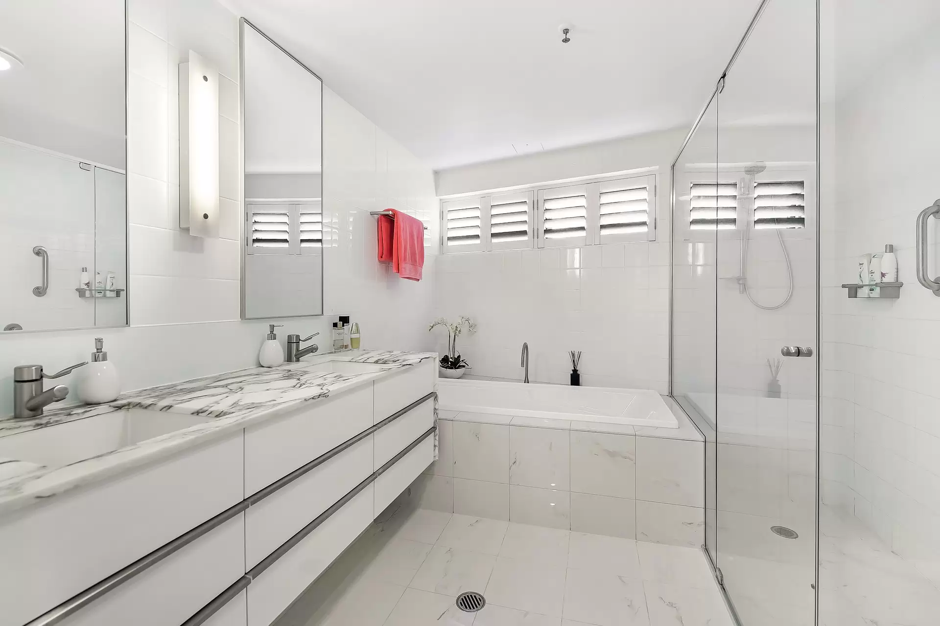 Level 6/2061/1 Lennie Avenue, Main Beach Sold by Queensland Sotheby's International Realty - image 1