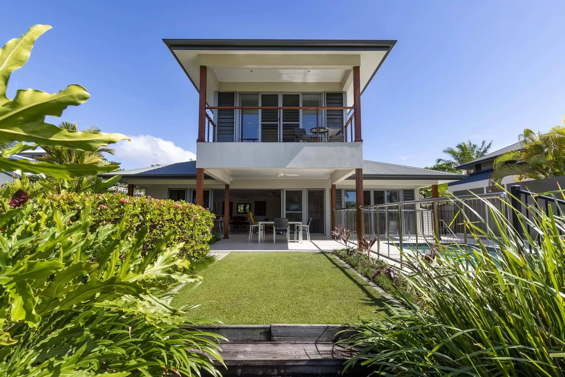 8 Cascade Drive, Port Douglas Sold by Queensland Sotheby's International Realty - image 1