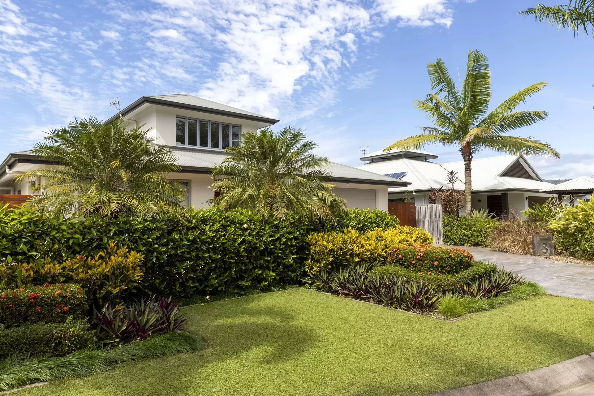 8 Cascade Drive, Port Douglas Sold by Queensland Sotheby's International Realty - image 1