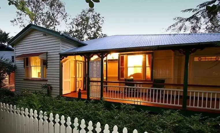 62 Jackson Street, Clayfield Sold by  - image 1