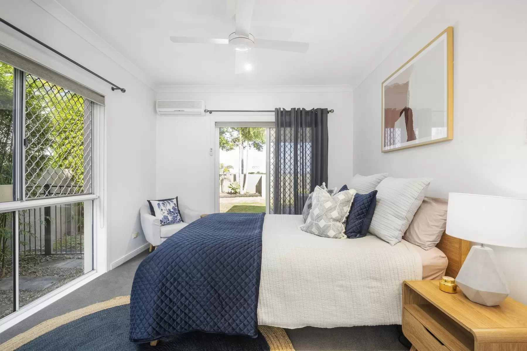 65 Crombie Avenue, Bundall Sold by Queensland Sotheby's International Realty - image 1