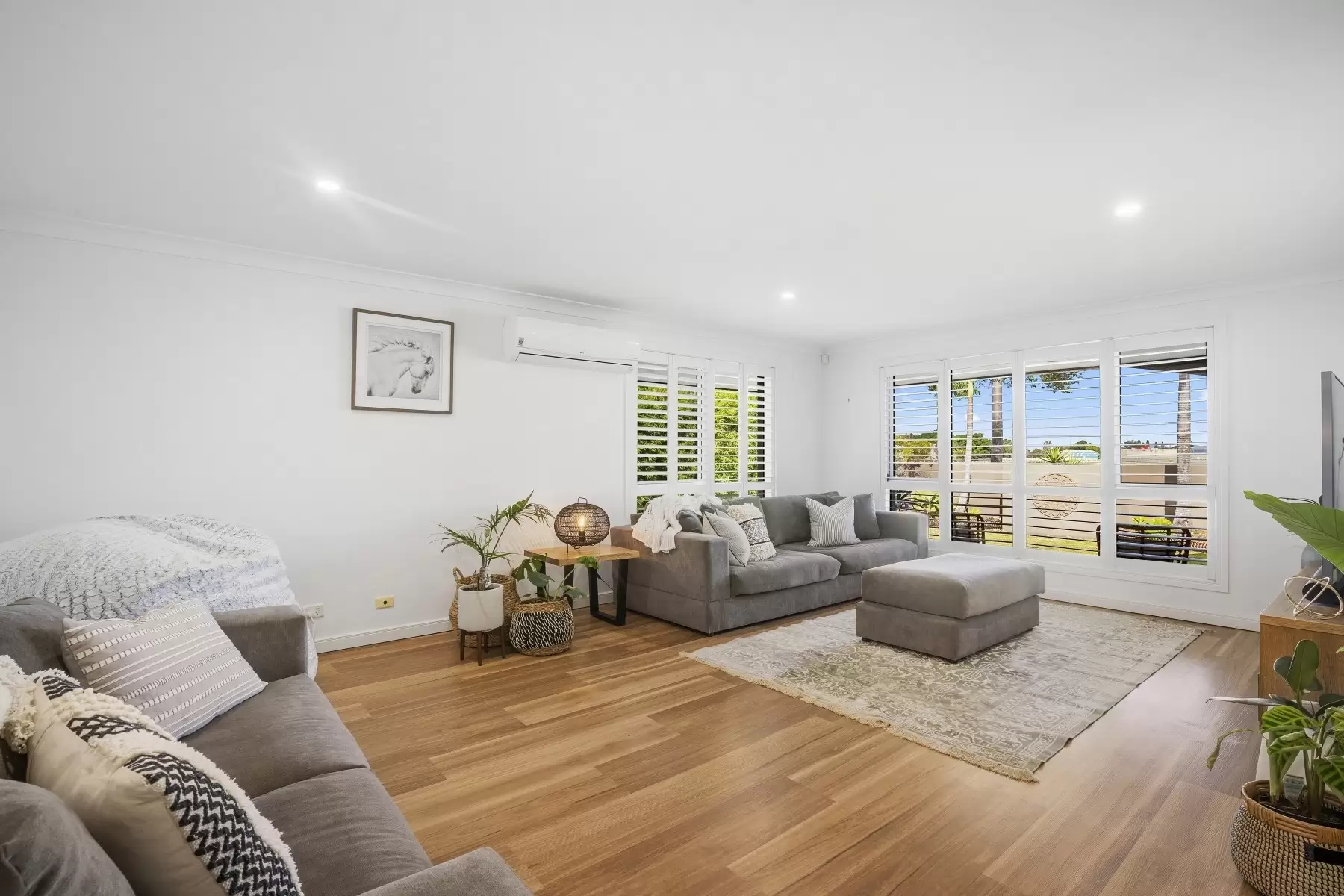 65 Crombie Avenue, Bundall Sold by Queensland Sotheby's International Realty - image 1