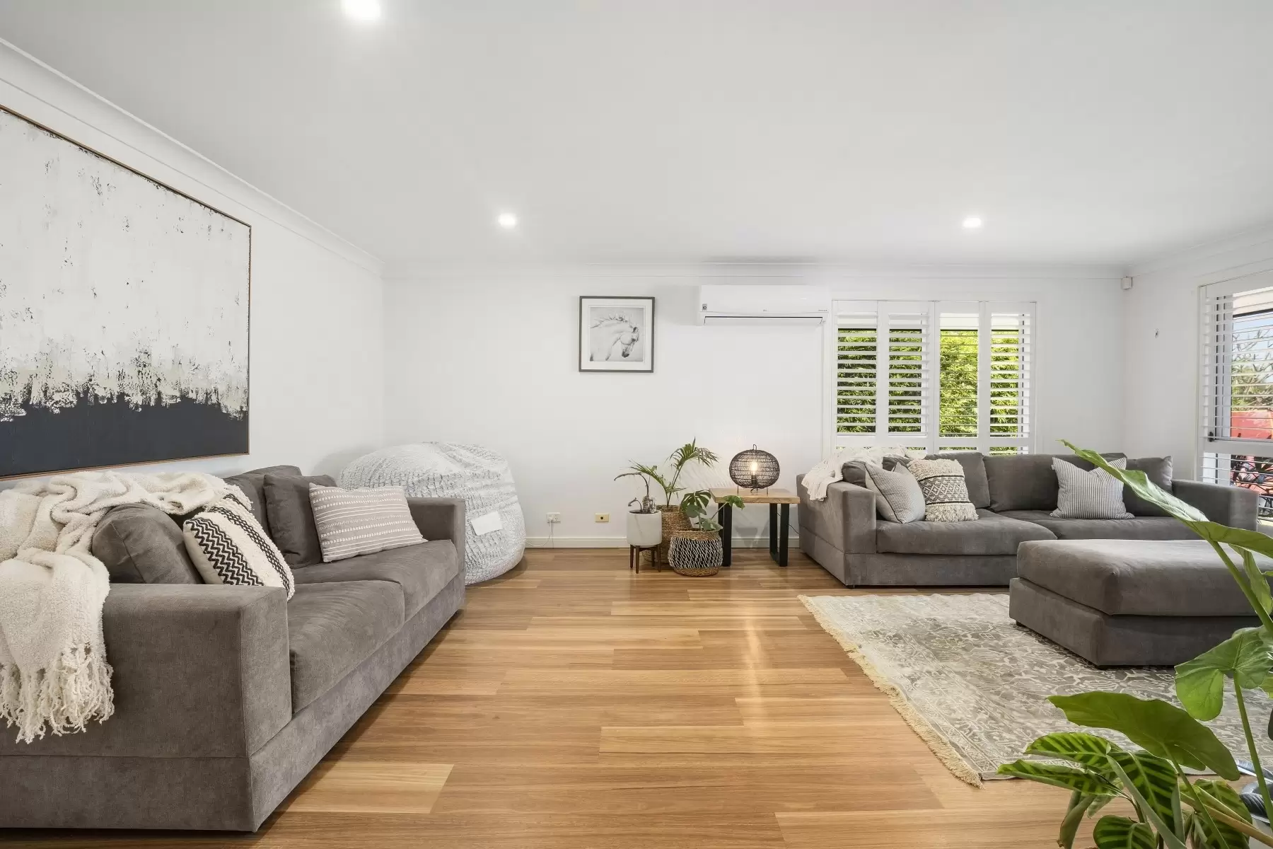 65 Crombie Avenue, Bundall Sold by Queensland Sotheby's International Realty - image 1