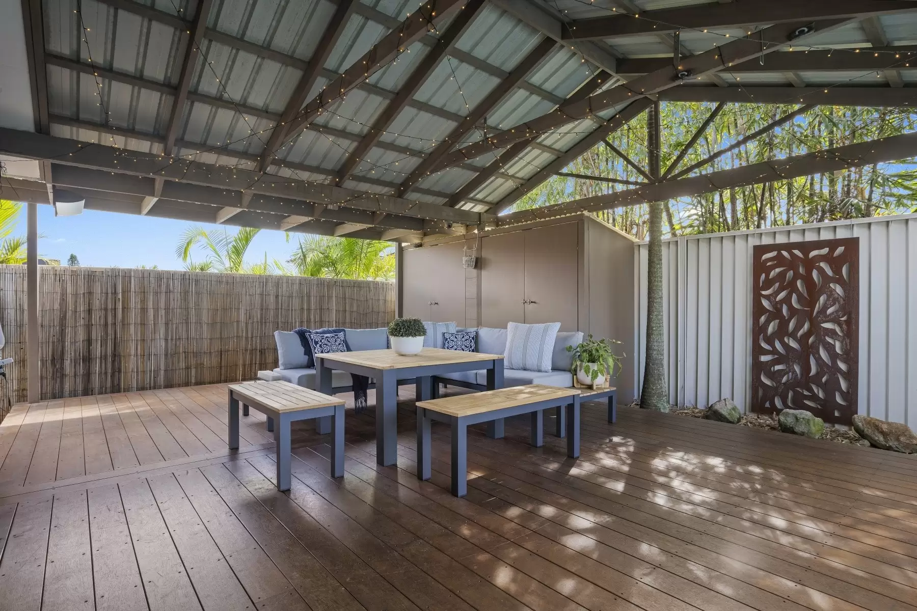 65 Crombie Avenue, Bundall Sold by Queensland Sotheby's International Realty - image 1