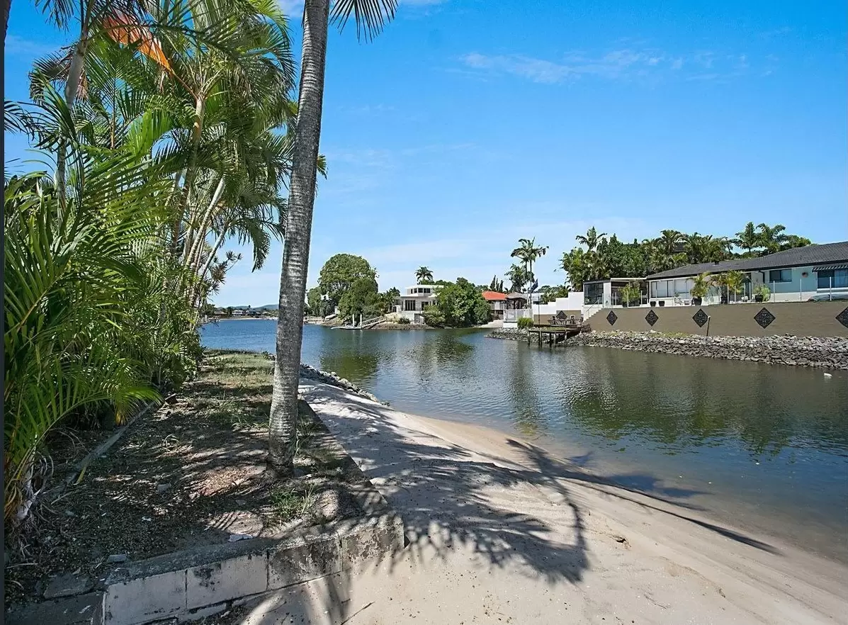 25 Pearl Key, Broadbeach Waters Sold by Queensland Sotheby's International Realty - image 1