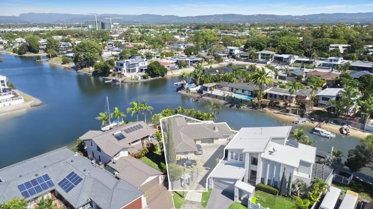 25 Pearl Key, Broadbeach Waters Sold by Queensland Sotheby's International Realty - image 1