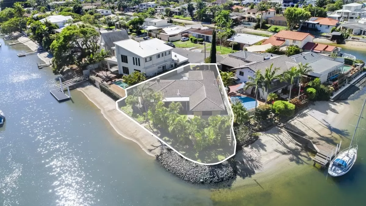 25 Pearl Key, Broadbeach Waters Sold by Queensland Sotheby's International Realty - image 1