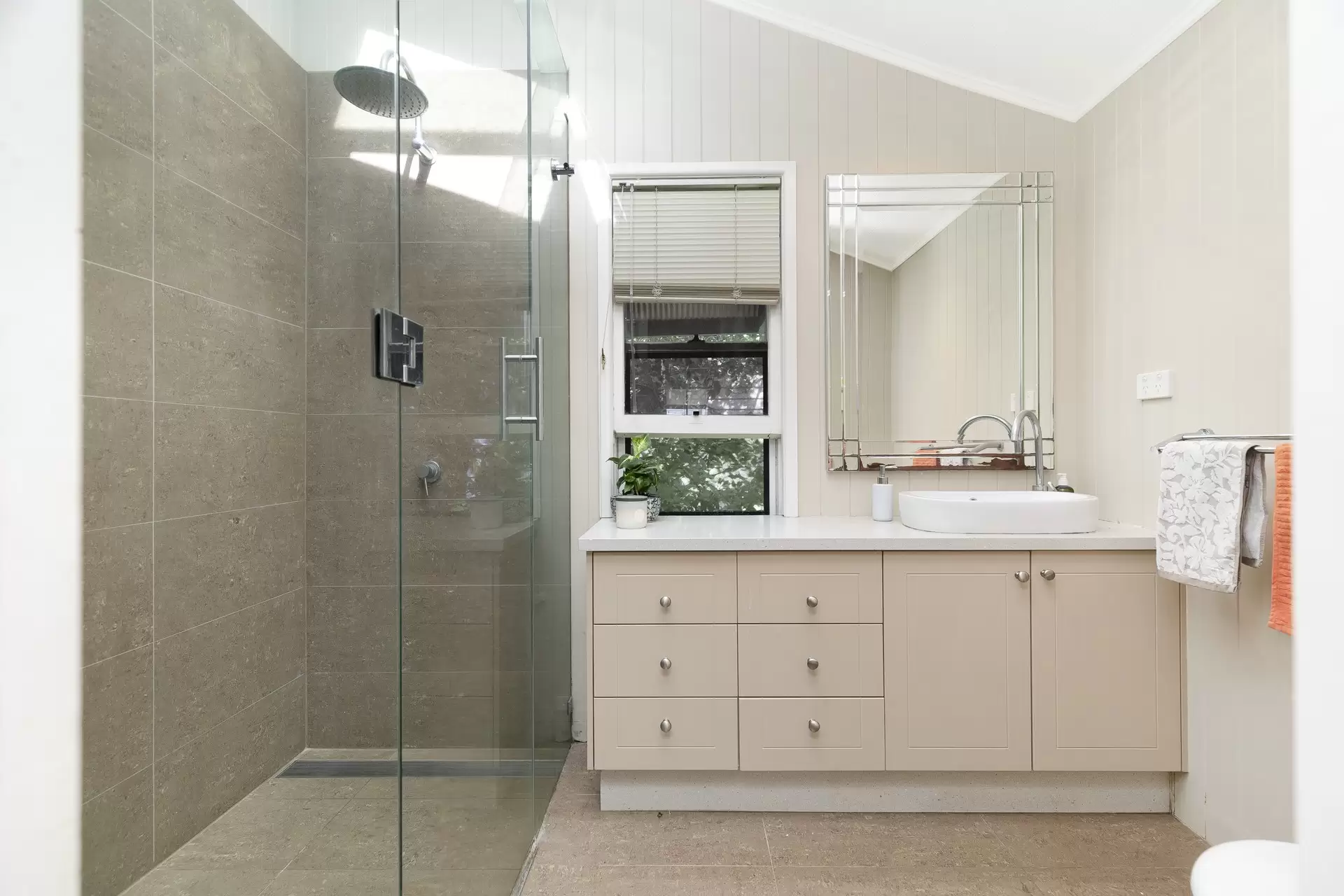 35 Jimbour Street, Kalinga Sold by Queensland Sotheby's International Realty - image 1