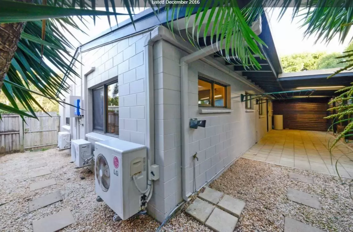 2/63 Manooka Drive, Cannonvale Sold by Queensland Sotheby's International Realty - image 1