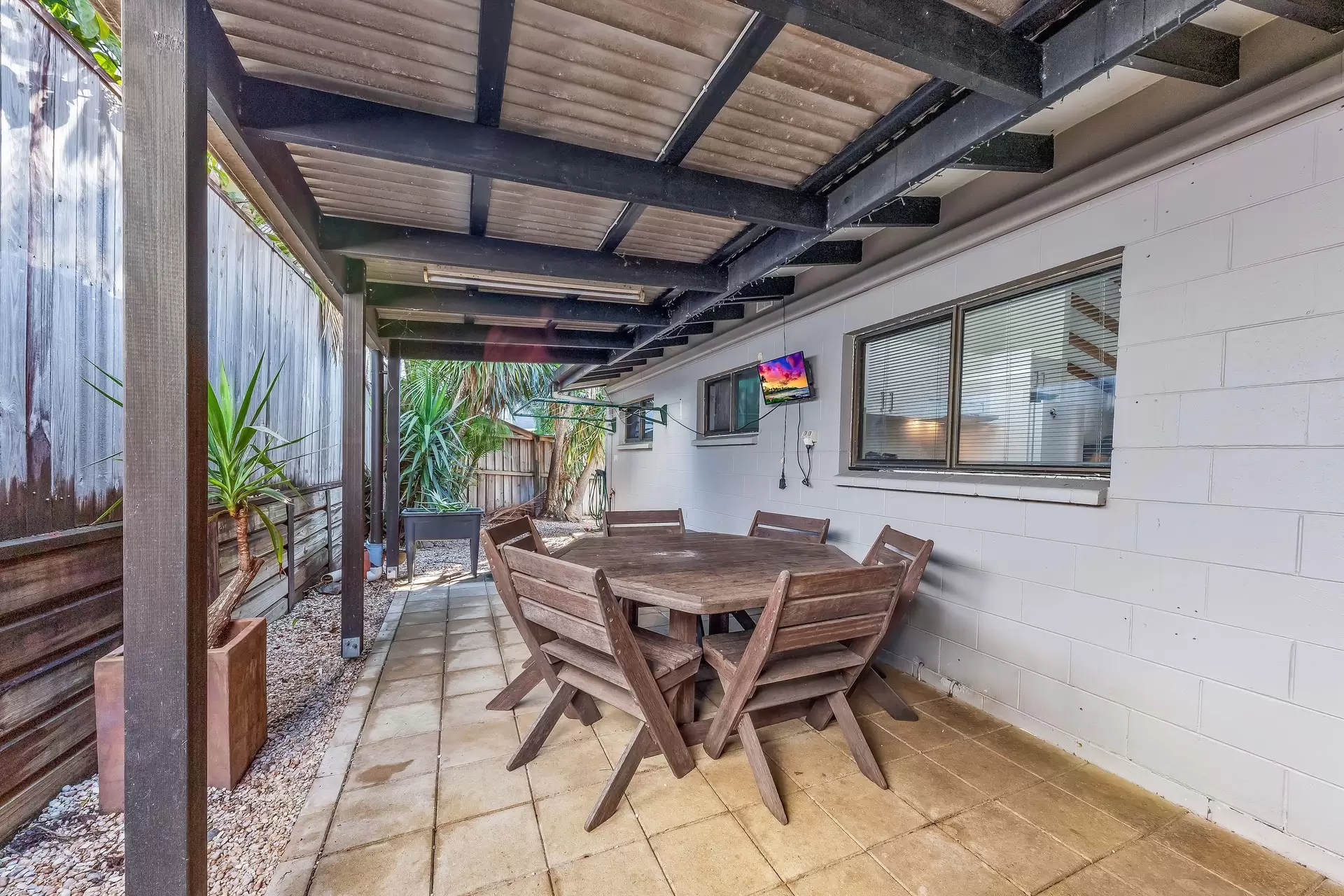 2/63 Manooka Drive, Cannonvale Sold by Queensland Sotheby's International Realty - image 1