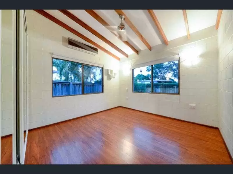 2/63 Manooka Drive, Cannonvale Sold by Queensland Sotheby's International Realty - image 1