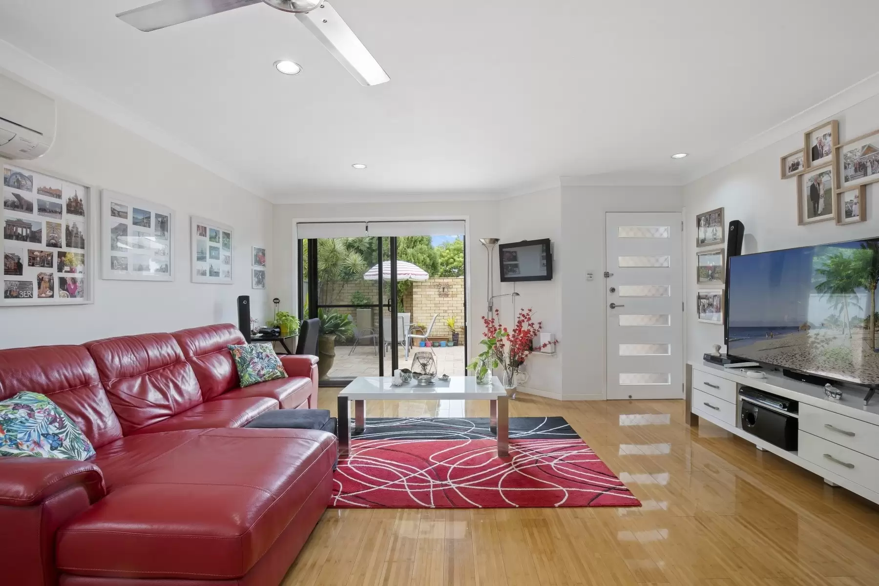 2/168 Muir Street, Labrador Sold by Queensland Sotheby's International Realty - image 1