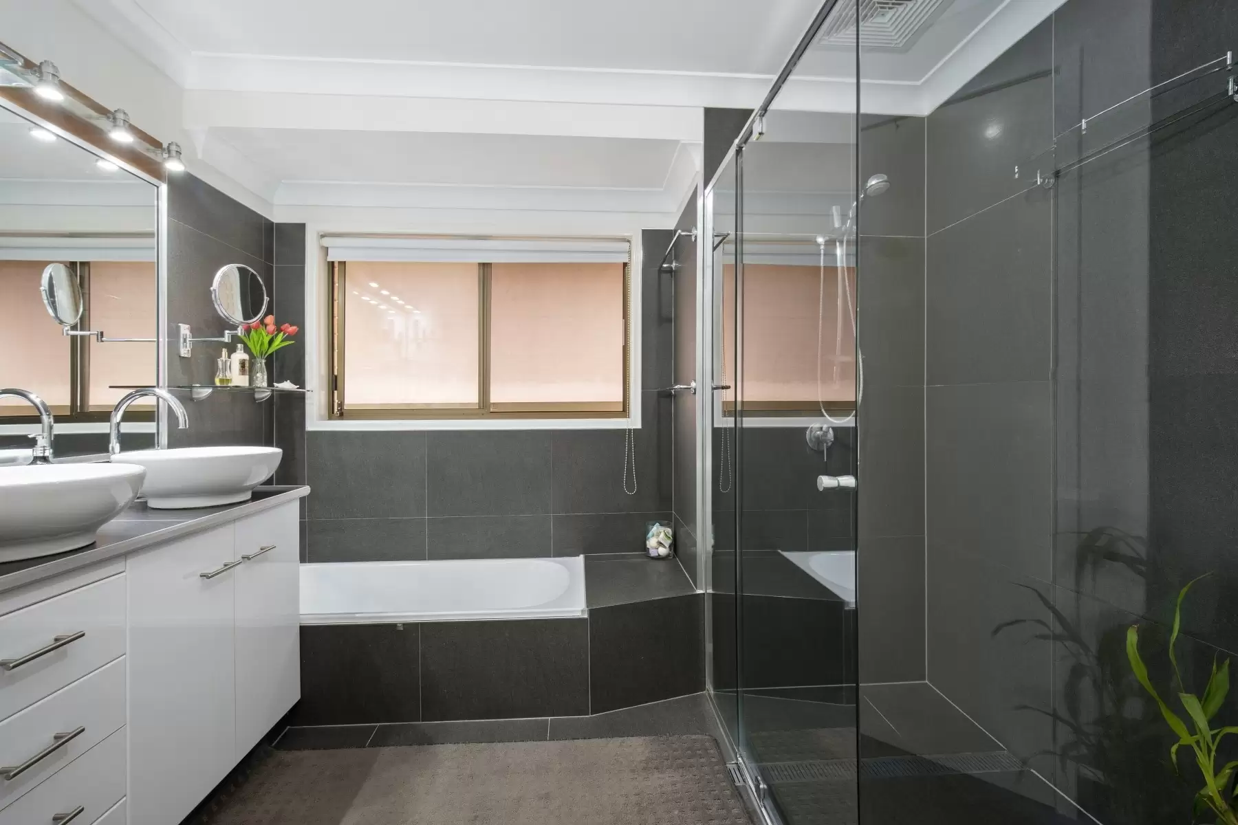 2/168 Muir Street, Labrador Sold by Queensland Sotheby's International Realty - image 1
