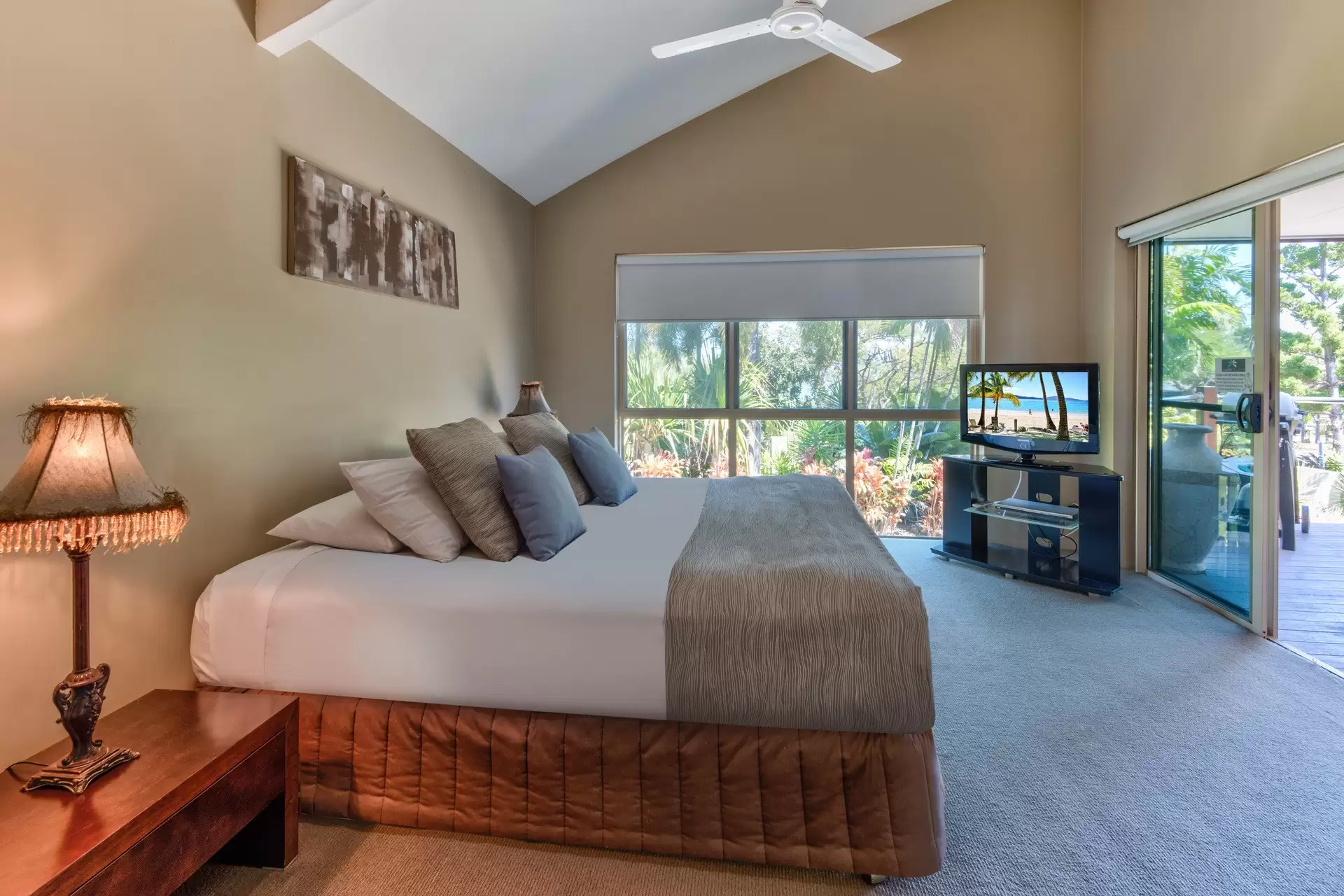 14 Whitsunday Boulevard, Hamilton Island Sold by Queensland Sotheby's International Realty - image 1