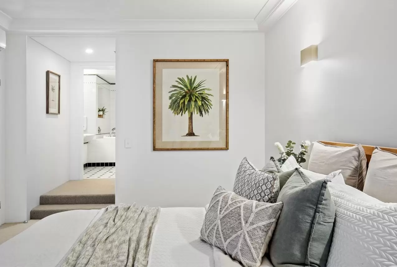 29/12 Commodore Drive, Surfers Paradise Sold by Queensland Sotheby's International Realty - image 1