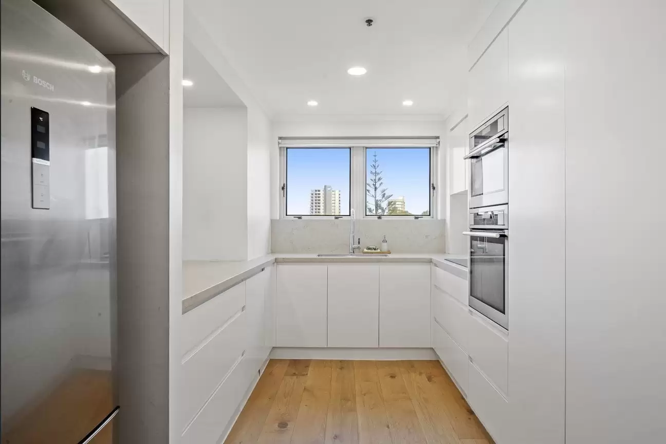 29/12 Commodore Drive, Surfers Paradise Sold by Queensland Sotheby's International Realty - image 1