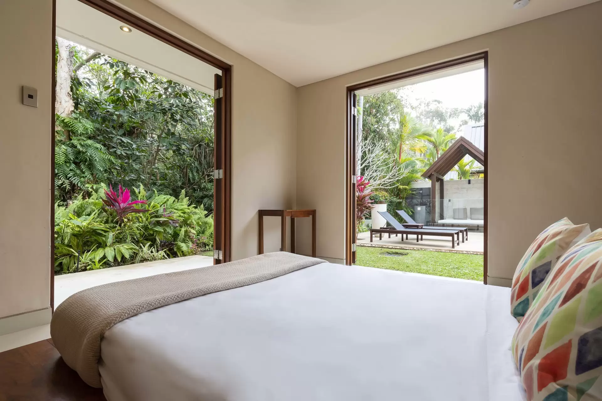 29 Bale Drive Niramaya Street, Port Douglas Sold by Queensland Sotheby's International Realty - image 1