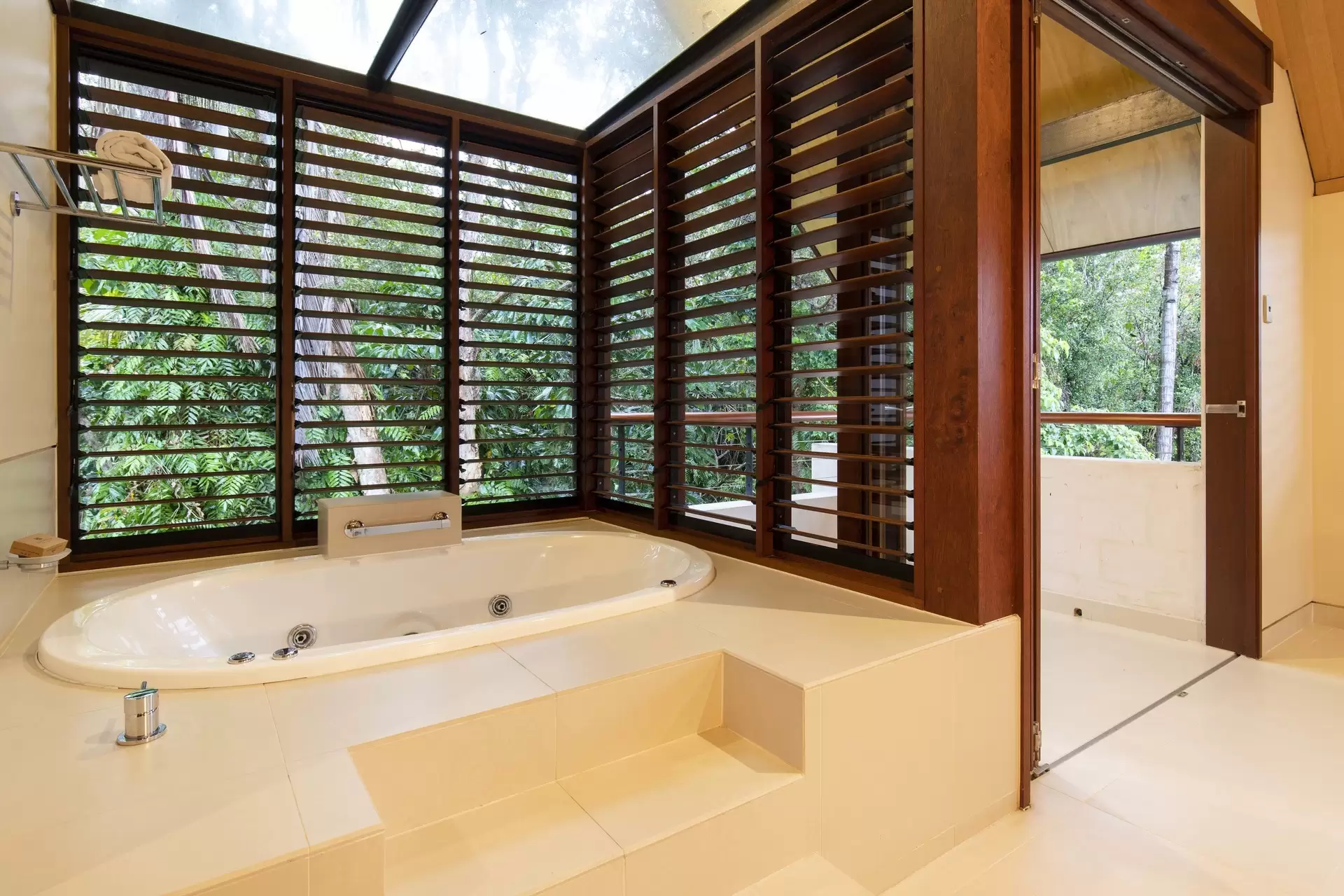 29 Bale Drive Niramaya Street, Port Douglas Sold by Queensland Sotheby's International Realty - image 1