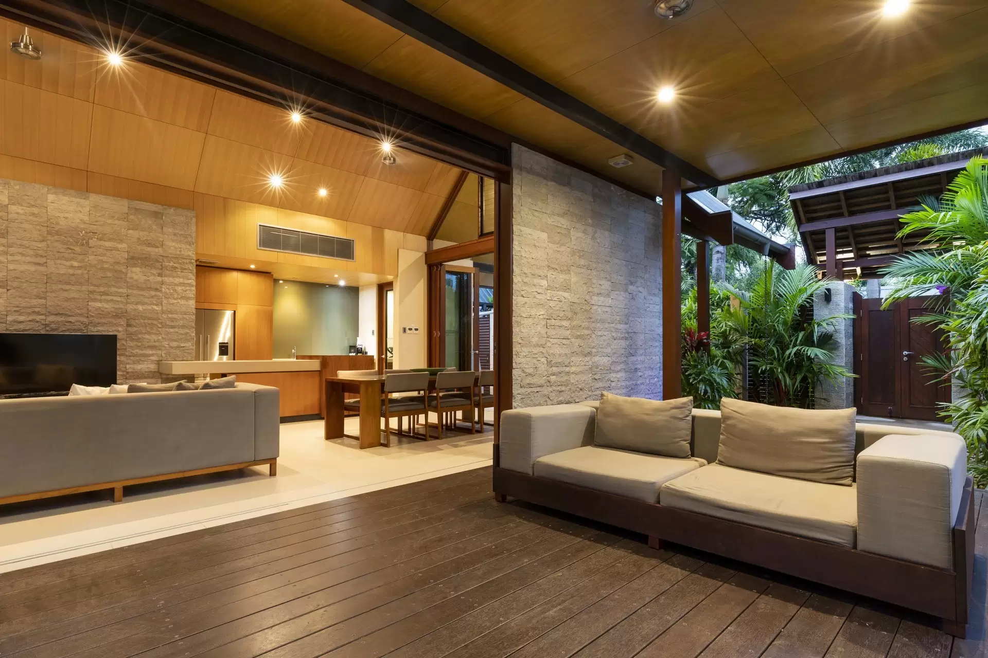 29 Bale Drive Niramaya Street, Port Douglas Sold by  - image 1