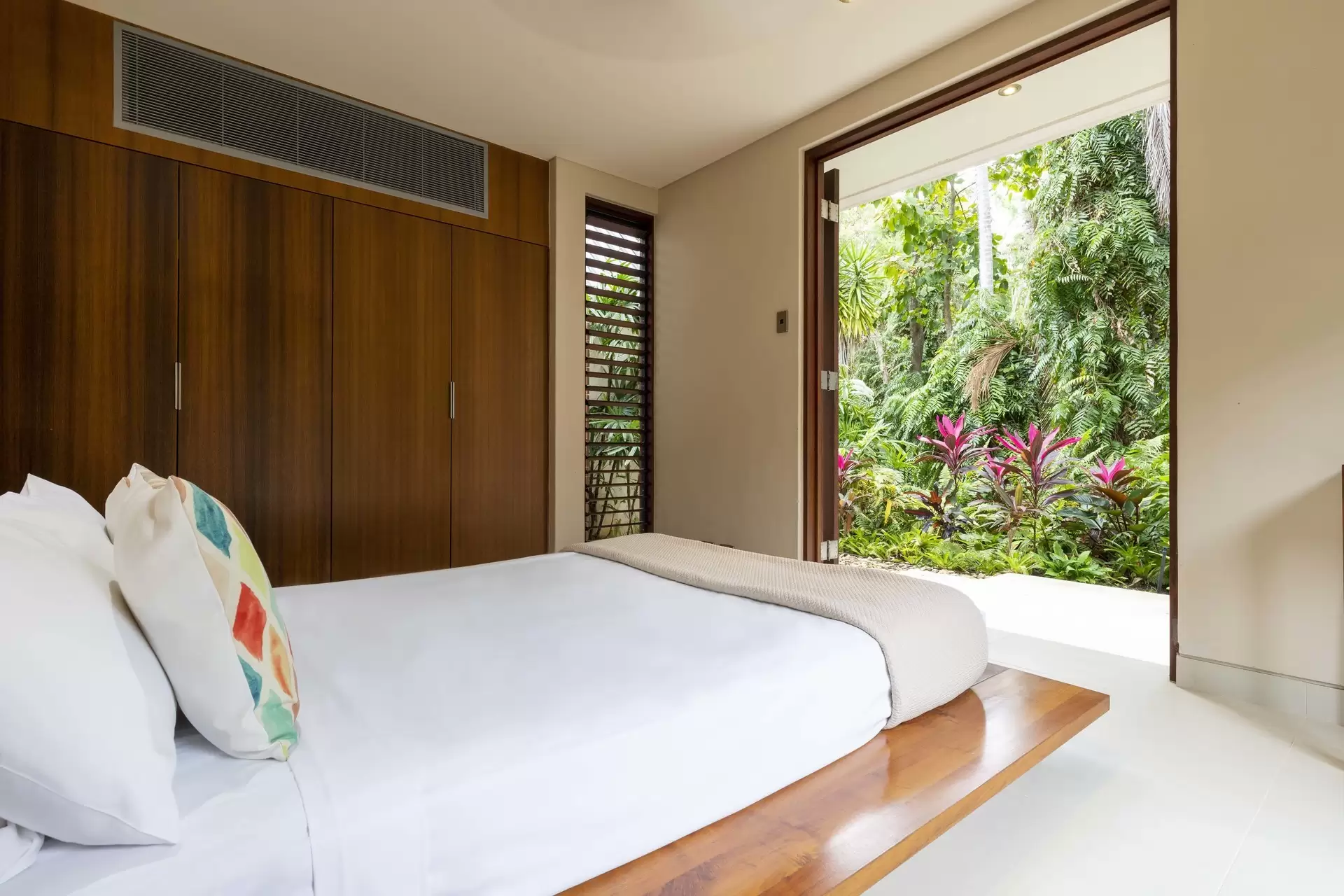 29 Bale Drive Niramaya Street, Port Douglas Sold by Queensland Sotheby's International Realty - image 1
