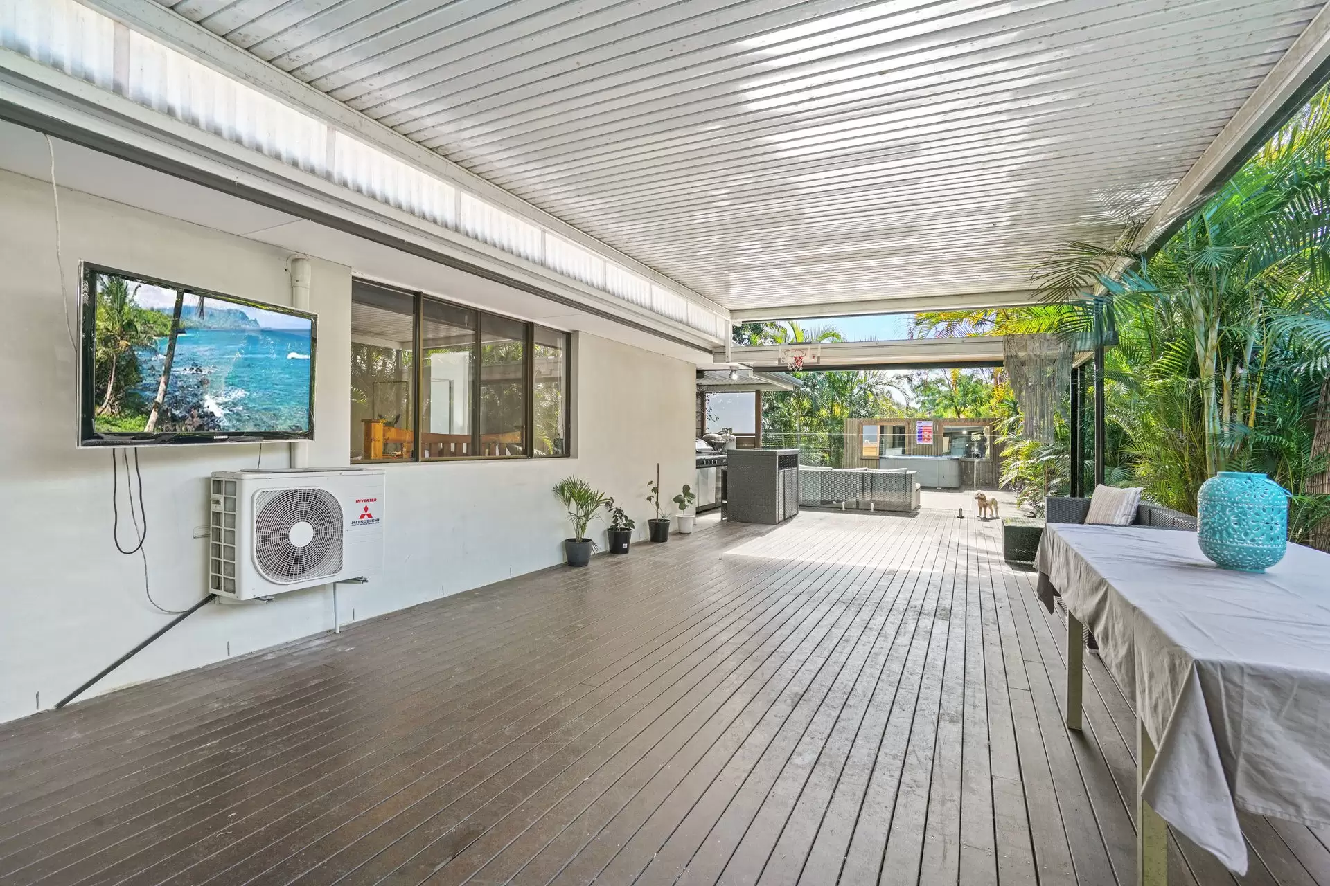 109 Bamboo Avenue, Benowa Sold by  - image 1