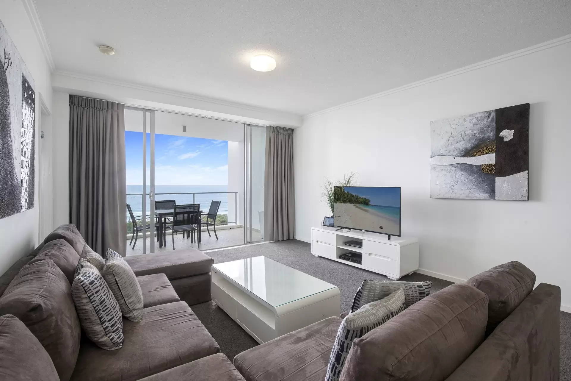 181/25 Surf Parade, Broadbeach Sold by Queensland Sotheby's International Realty - image 1