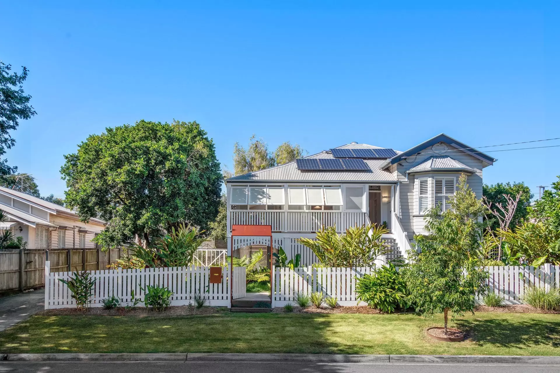 71 Jackson Street, Clayfield Sold by Queensland Sotheby's International Realty - image 1