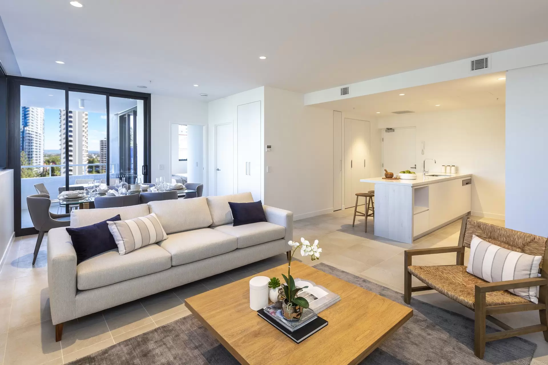 203/3 Northcliffe Terrace, Surfers Paradise Sold by Queensland Sotheby's International Realty - image 1