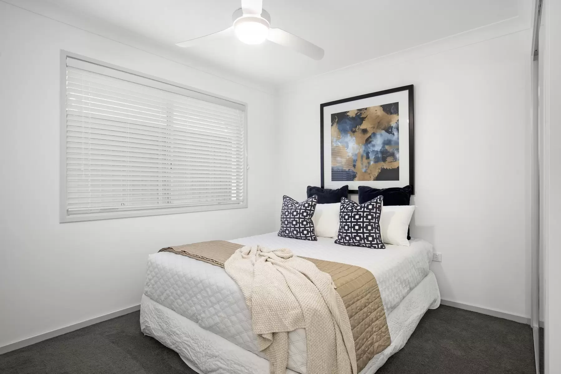 48 Coogeen Street, Sorrento Sold by Queensland Sotheby's International Realty - image 1