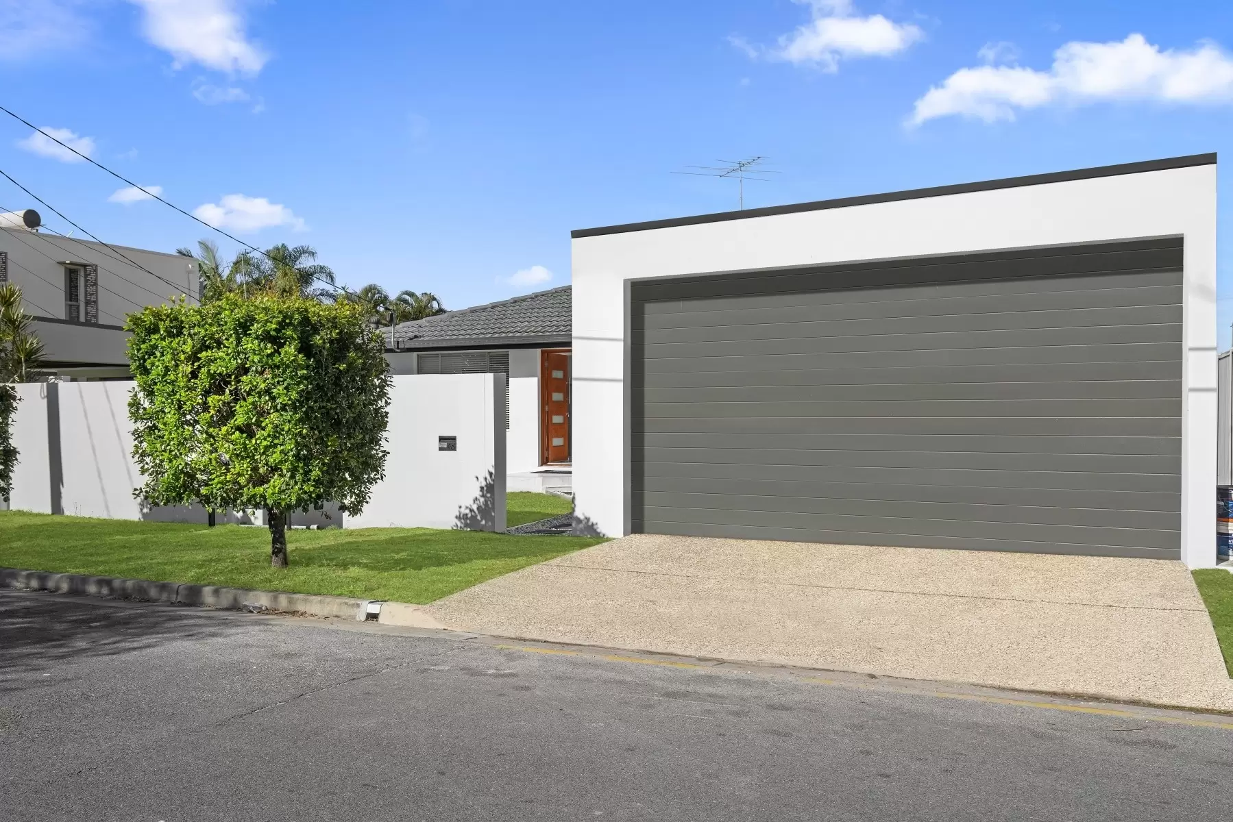 48 Coogeen Street, Sorrento Sold by Queensland Sotheby's International Realty - image 1