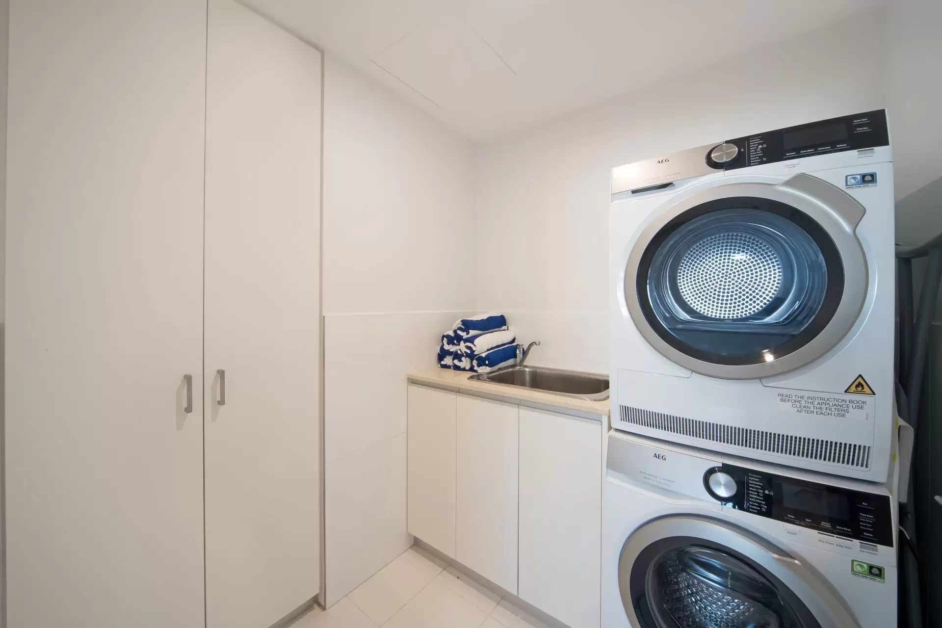 24/144 Shingley Drive, Airlie Beach Sold by Queensland Sotheby's International Realty - image 1