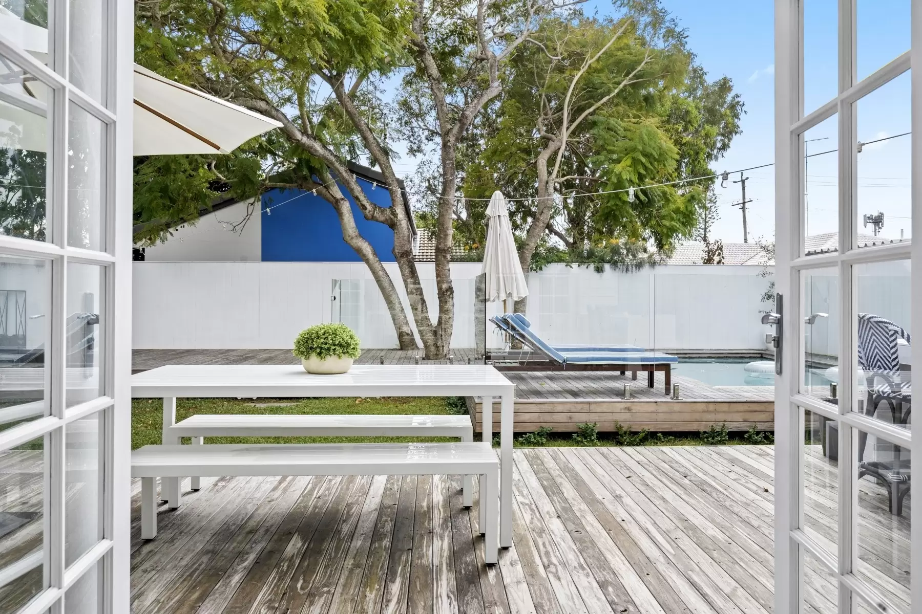 29 Coogeen Street, Sorrento Sold by Queensland Sotheby's International Realty - image 1
