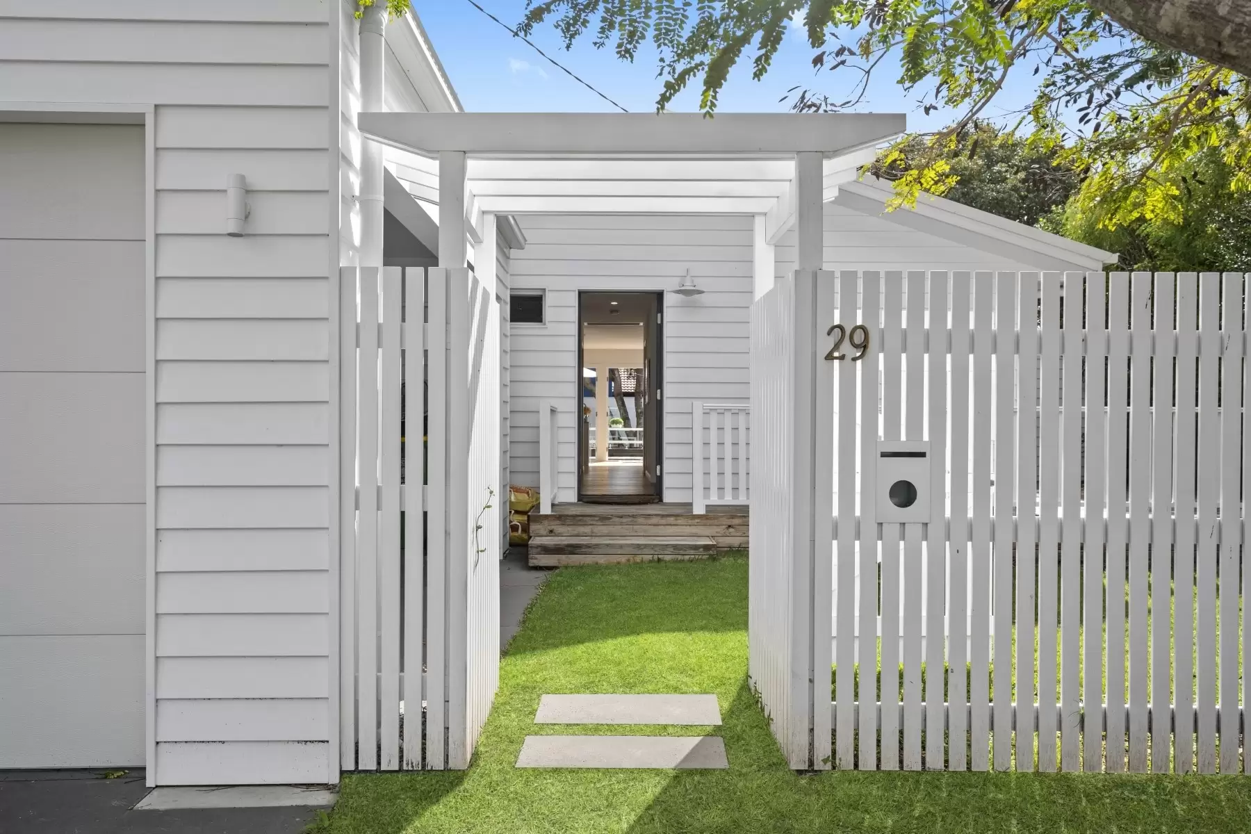 29 Coogeen Street, Sorrento Sold by Queensland Sotheby's International Realty - image 1