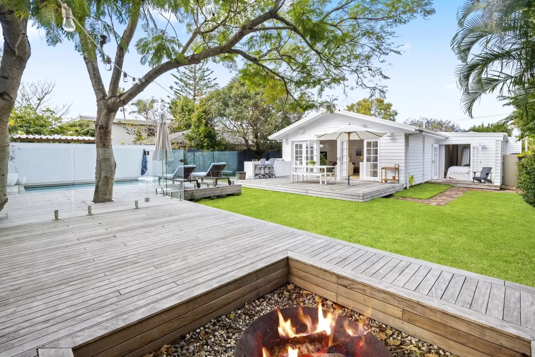 29 Coogeen Street, Sorrento Sold by Queensland Sotheby's International Realty - image 1