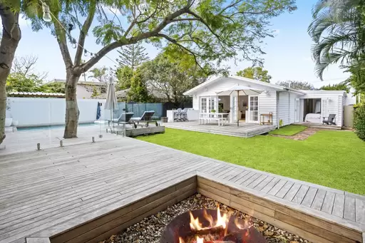29 Coogeen Street, Sorrento Sold by Queensland Sotheby's International Realty
