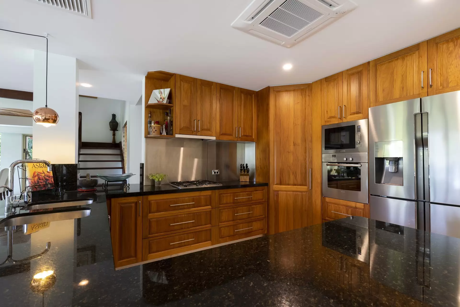25/24-70 Nautilus Street, Port Douglas Sold by  - image 1