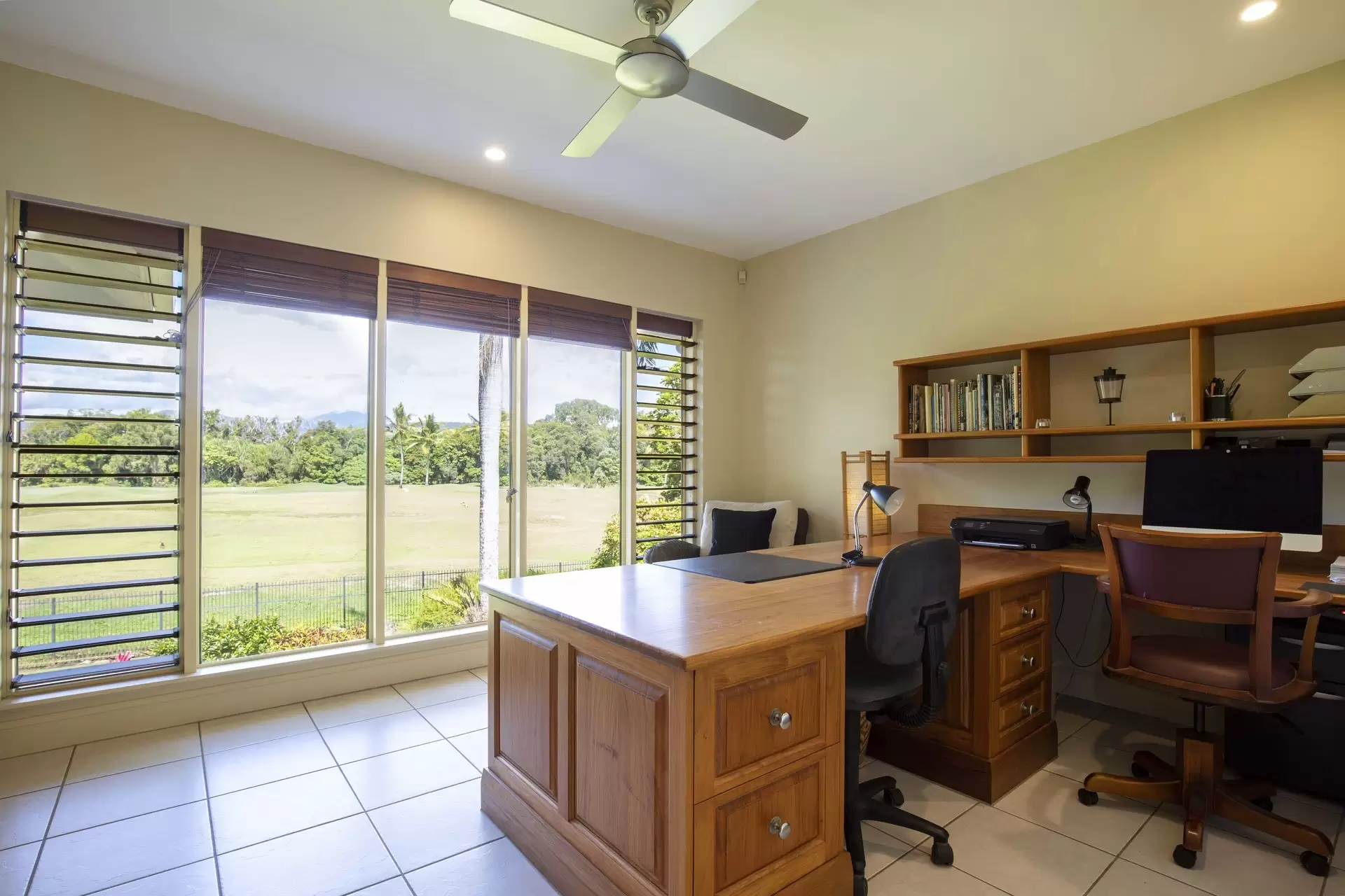 25/24-70 Nautilus Street, Port Douglas Sold by Queensland Sotheby's International Realty - image 1